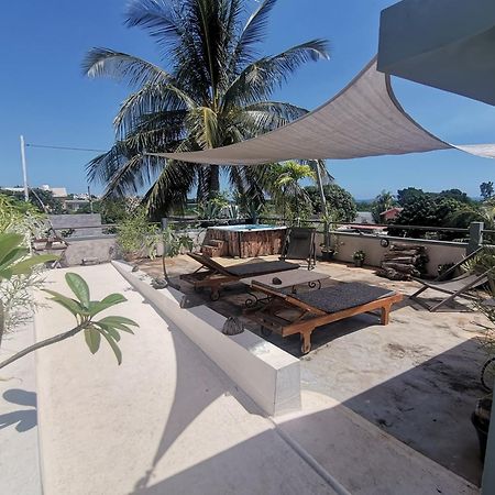 Modern Apartment/3Bedrooms/2Bathrooms/Rooftop/Jacuzzi Pointe aux Sable Bagian luar foto