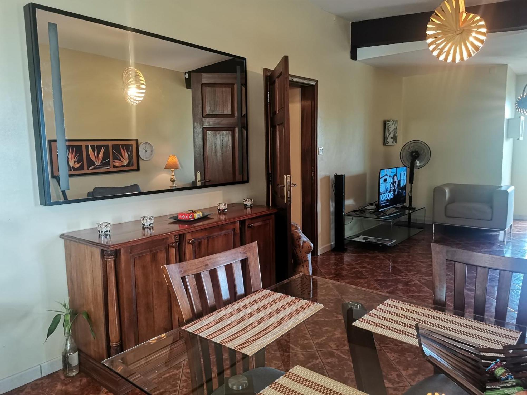 Modern Apartment/3Bedrooms/2Bathrooms/Rooftop/Jacuzzi Pointe aux Sable Bagian luar foto
