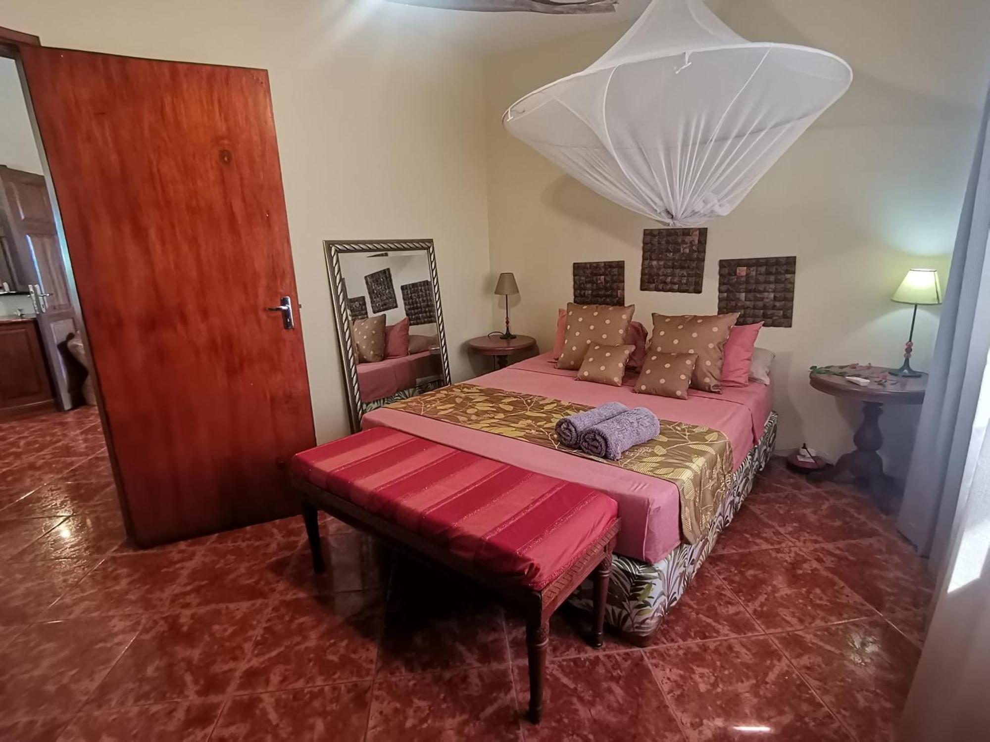 Modern Apartment/3Bedrooms/2Bathrooms/Rooftop/Jacuzzi Pointe aux Sable Bagian luar foto