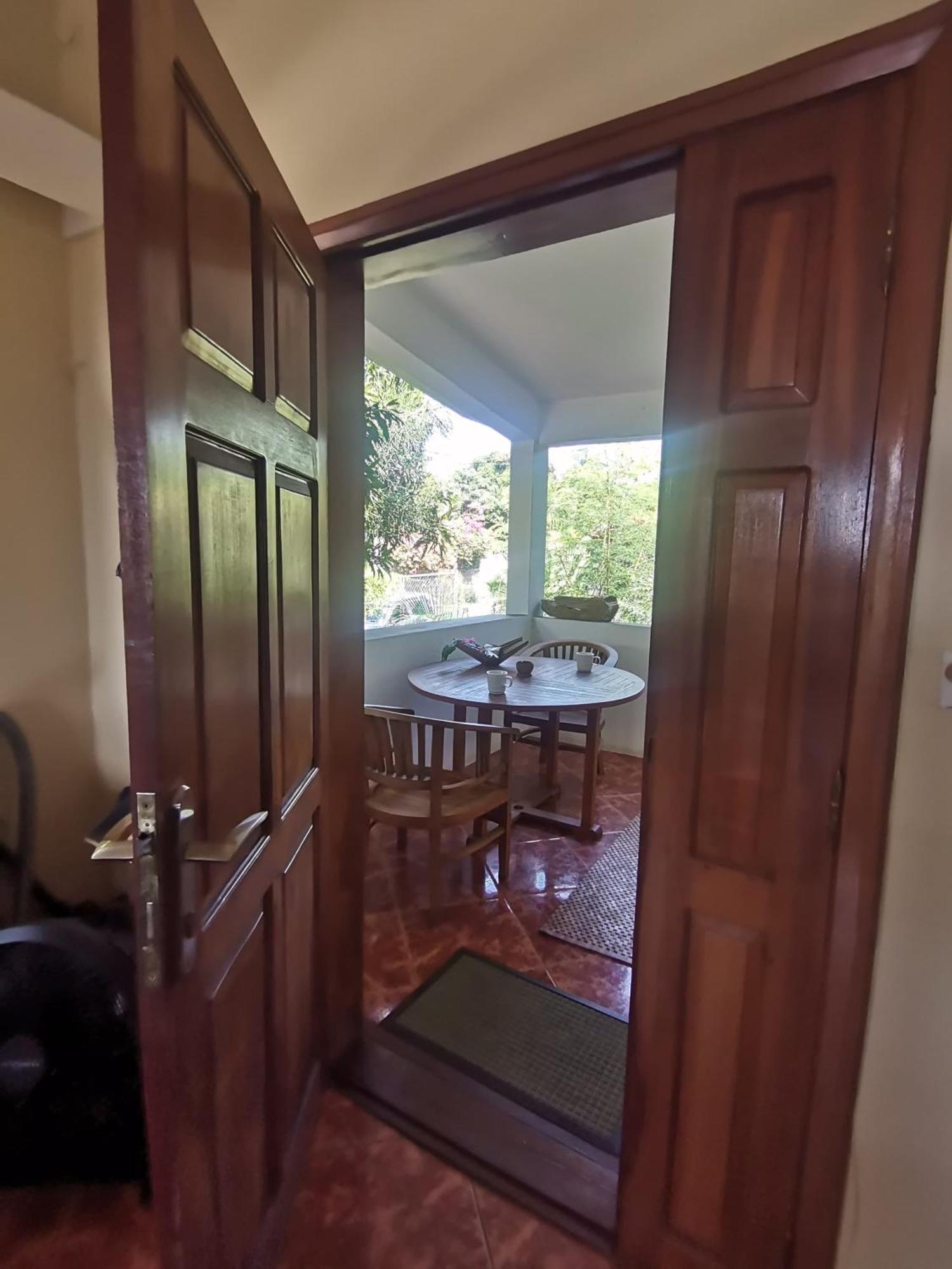Modern Apartment/3Bedrooms/2Bathrooms/Rooftop/Jacuzzi Pointe aux Sable Bagian luar foto